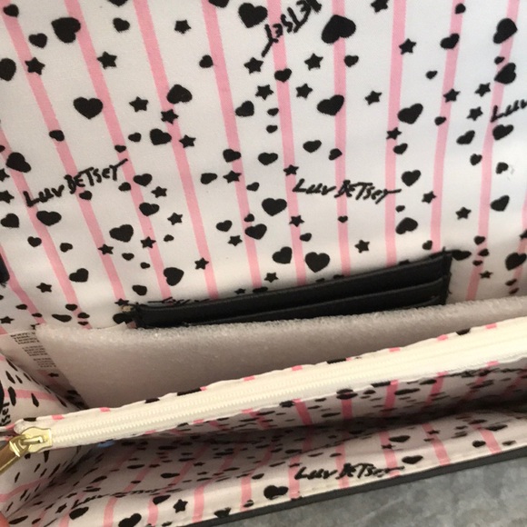 Betsey Johnson Crossbody Bag - Picture 5 of 5